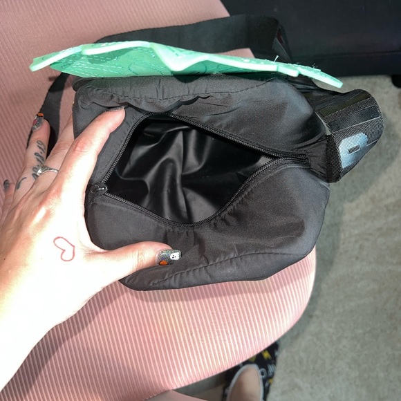 Pineapple Victoria secret lunch box - Picture 4 of 5